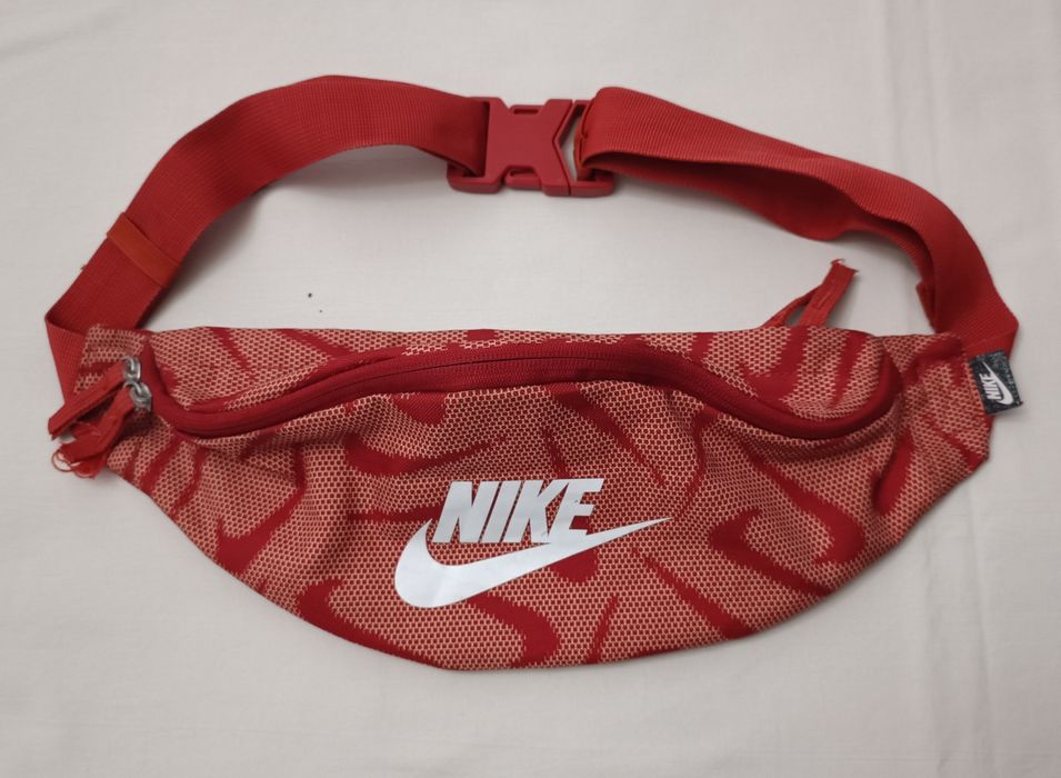 Nike Sportswear Heritage оригинална чанта за кръст Найк спорт диагонал