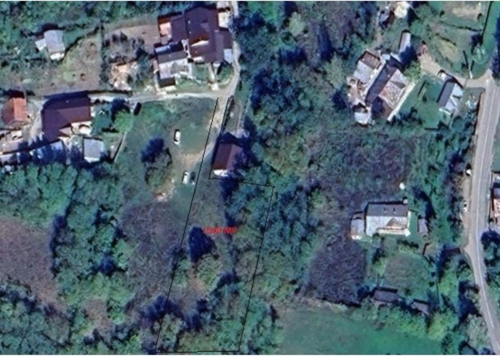 Vând teren intravilan in Ariceștii Zeletin 1500 mp