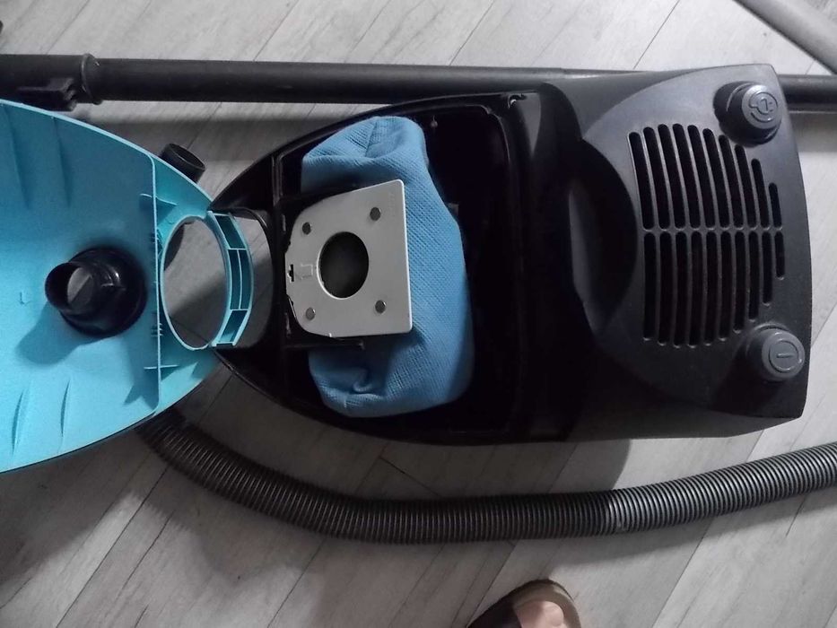 aspirator SAMSUNG 1600w - 180 lei