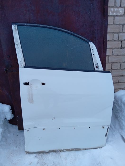 Дверь Тойота альфард.