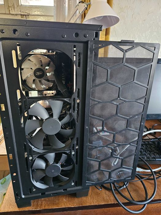 Компютър i7-7700, 32GB DDR4, RX 570 8gb