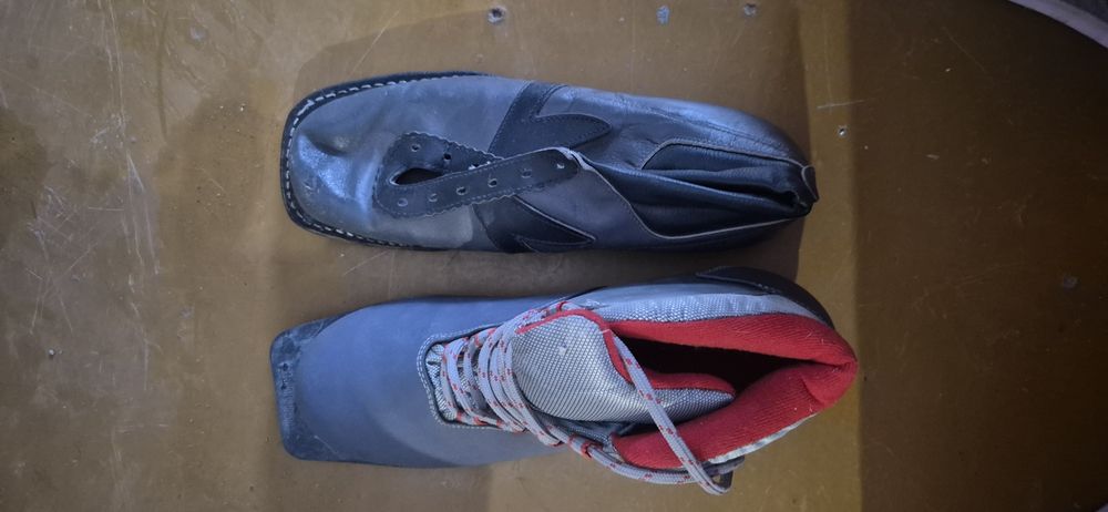 Лыжные ботинки б/у