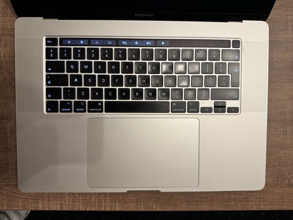 Apple MacBook Pro 16” 2019 i7 , 16gb Ram