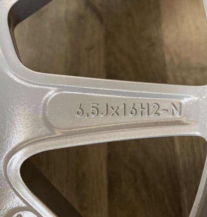 Оригинални джанти 16 цола 5х112 за Мерцедес със зимни гуми 205/60/16