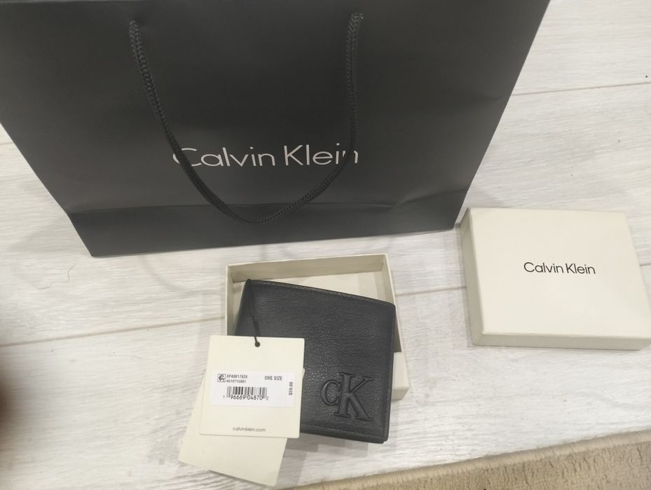 Продам портмоне Calvin Klein оригинал