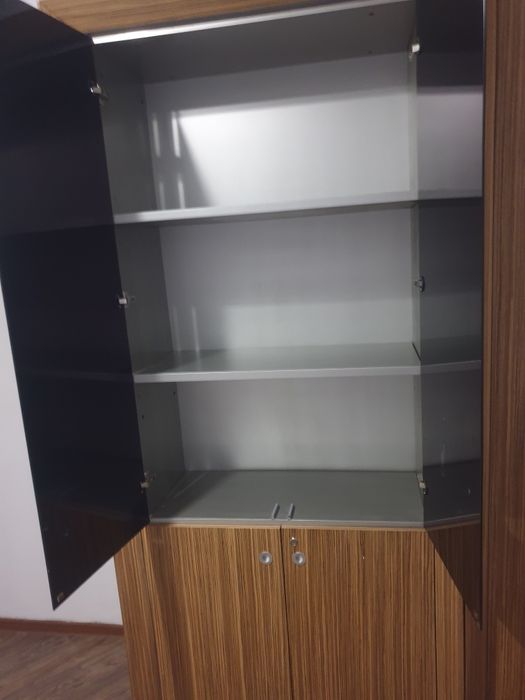 Срочно продам шкаф