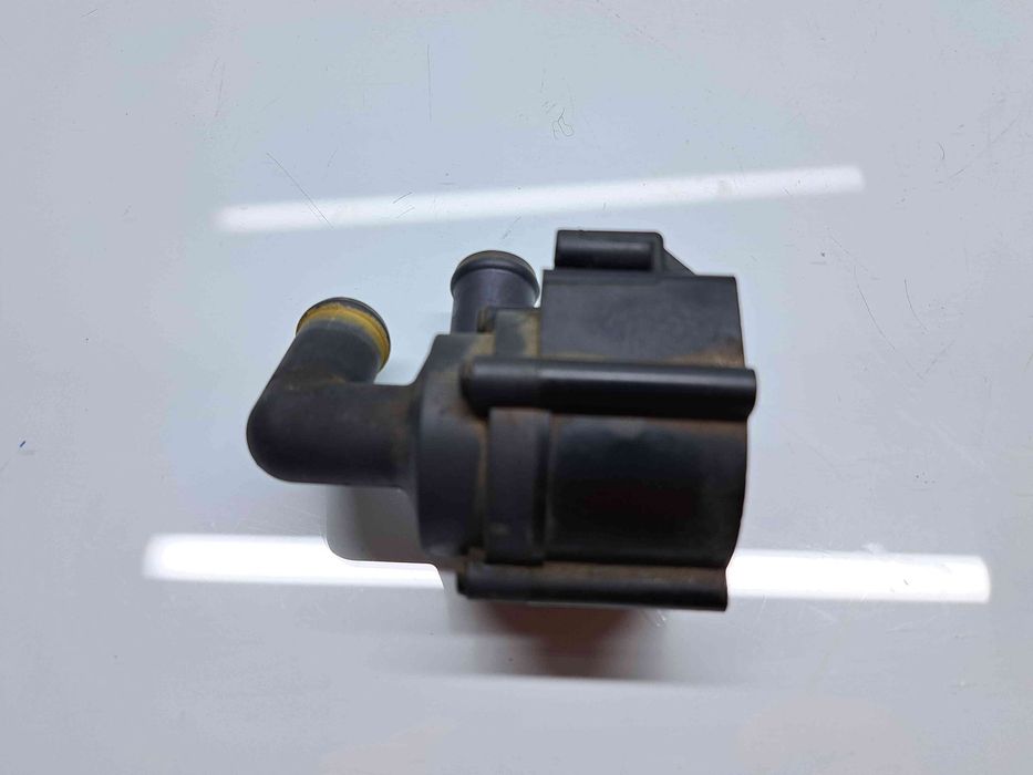 Pompa recirculare apa Volkswagen Golf 6 (5K1) [Fabr 2009-2013] 5N09655