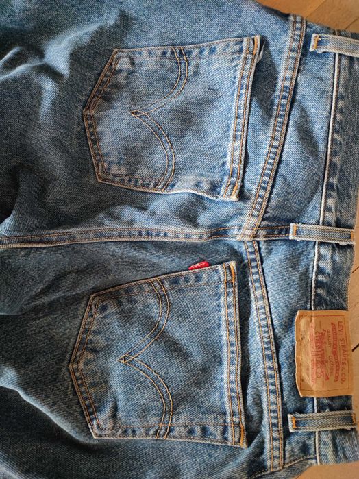 Дамски дънки Dolce & Gabbana и Levi's