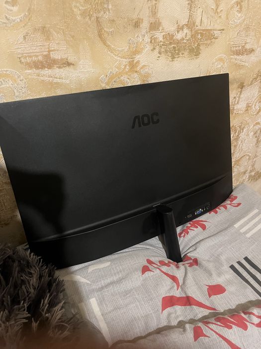 Монитор AOC 60 герц (разбитый)