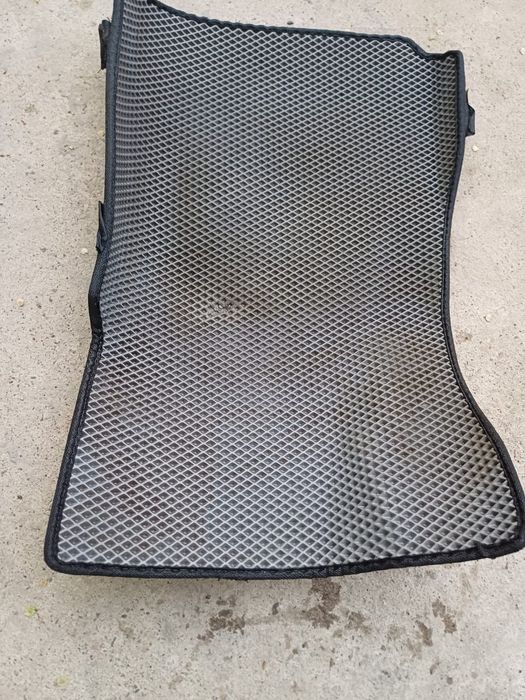 Продаю полики и чехлы на кобальт