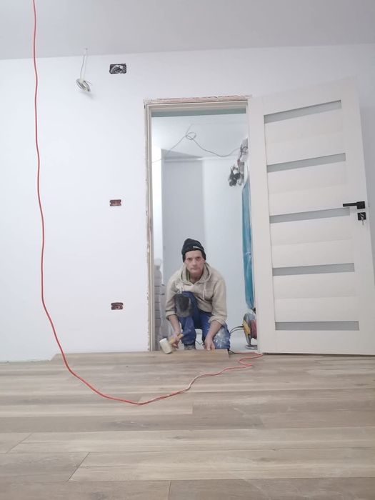 Persoana fizica execut lucrări de amenajări interioare