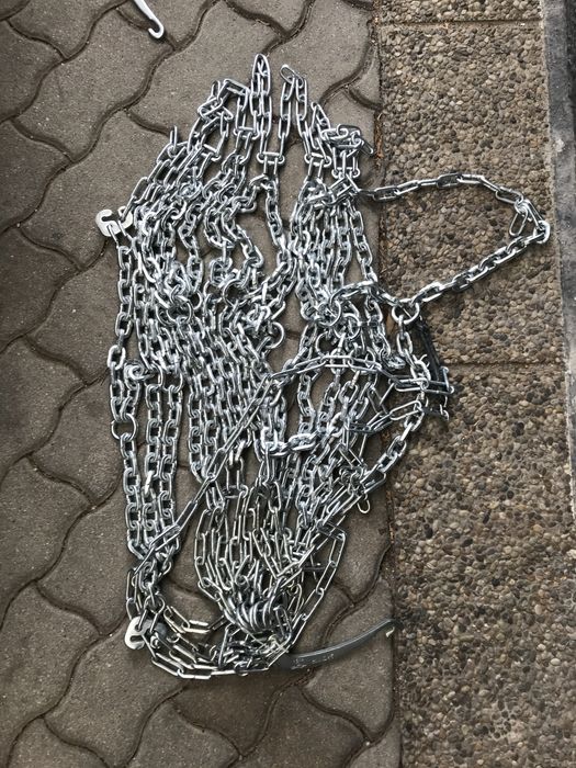 Vând lanțuri antiderapante