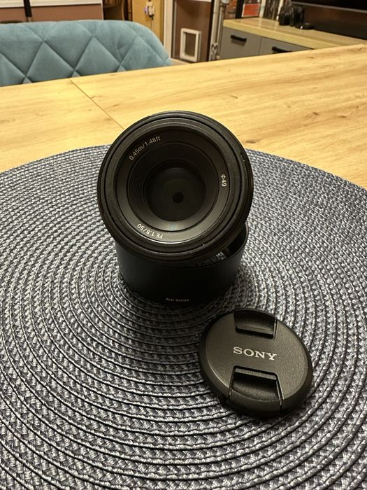 Sony обектив 50mm f1.8 за фулфрейм