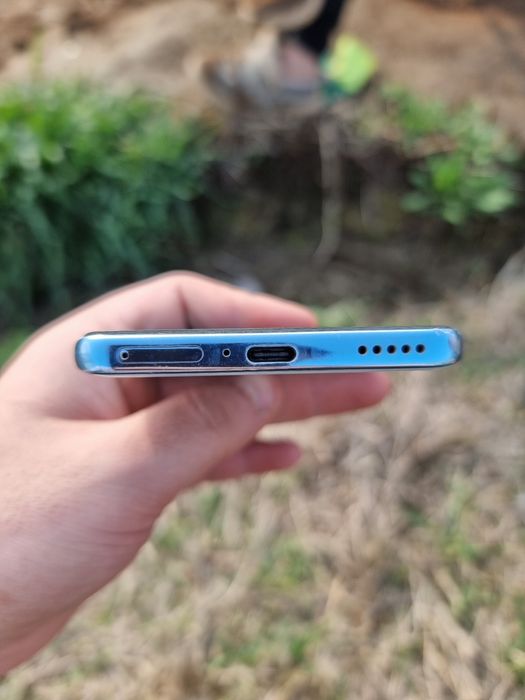 Sotiladi: Xiaomi Civi 2. 
Bu xiaomi 13 lite ga o'xshidi lekin bu boshq