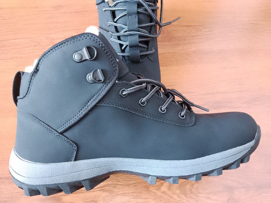 Топли зимни обувки ( нови )