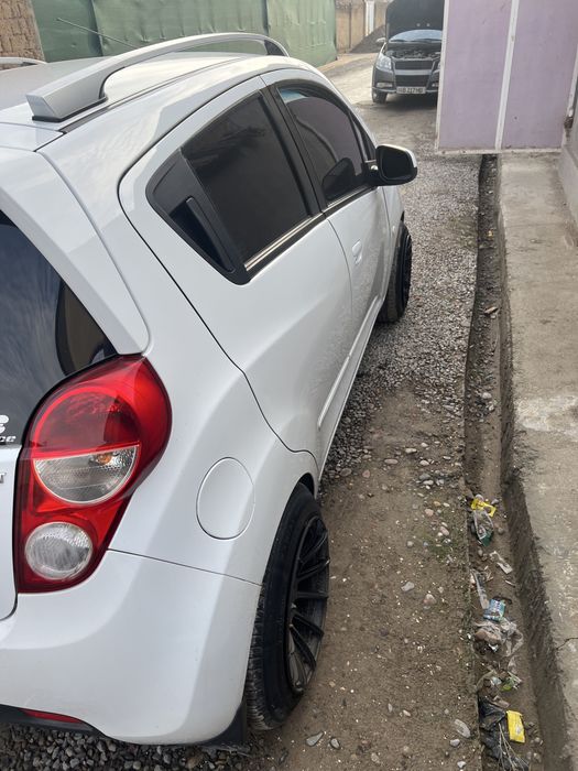 15 diska balon sotladi