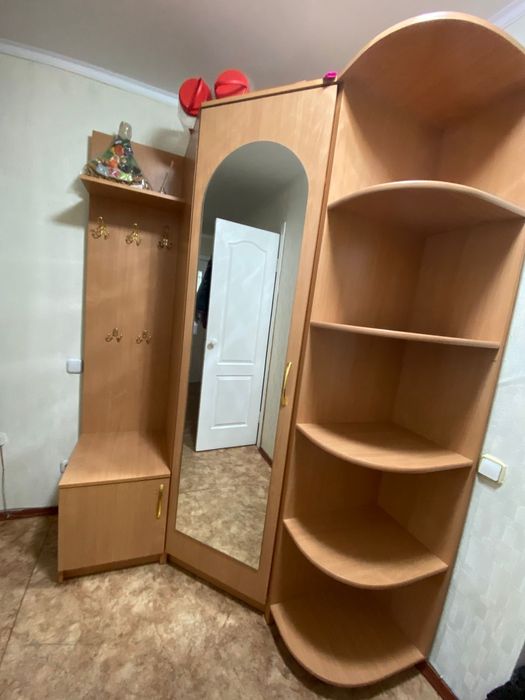 Шкаф угловой продаётся