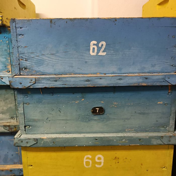 Продавам пчелни рамки даданблат