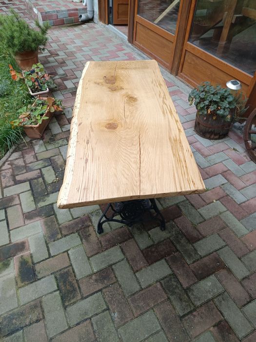 Masa , Comoda , suport lavoar din mașină de cusut