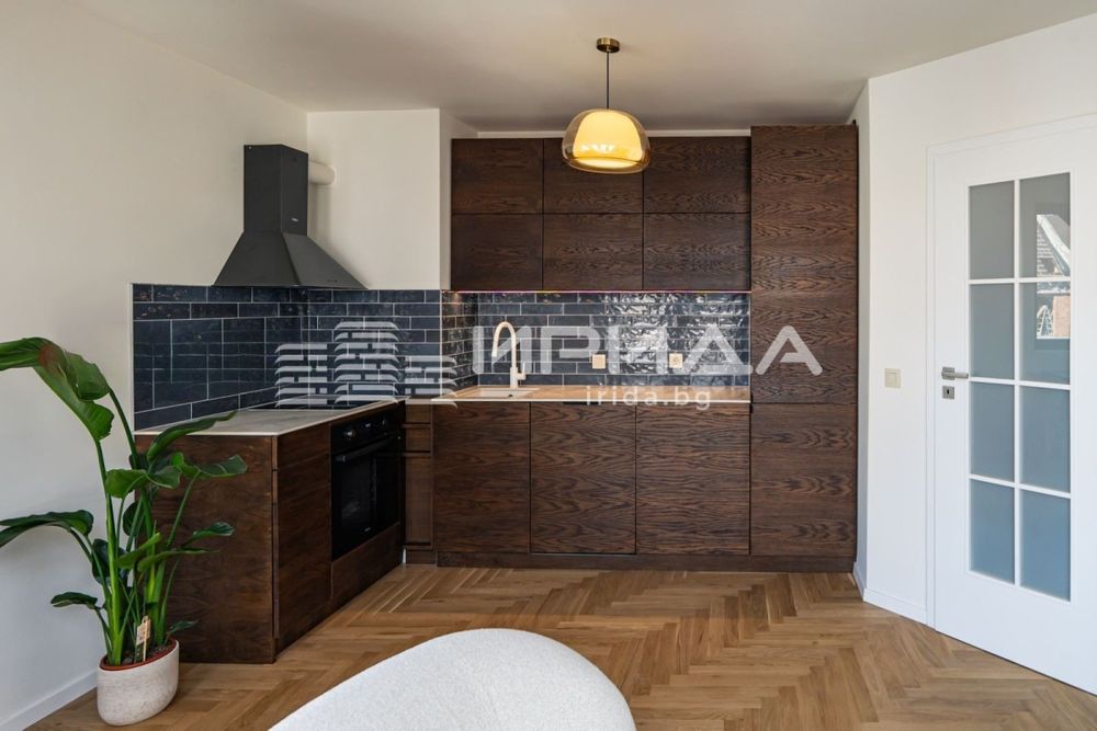 Продава се Двустаен апартамент в София, Център - 50 кв.м за 2234 €/кв.м - Снимка #1