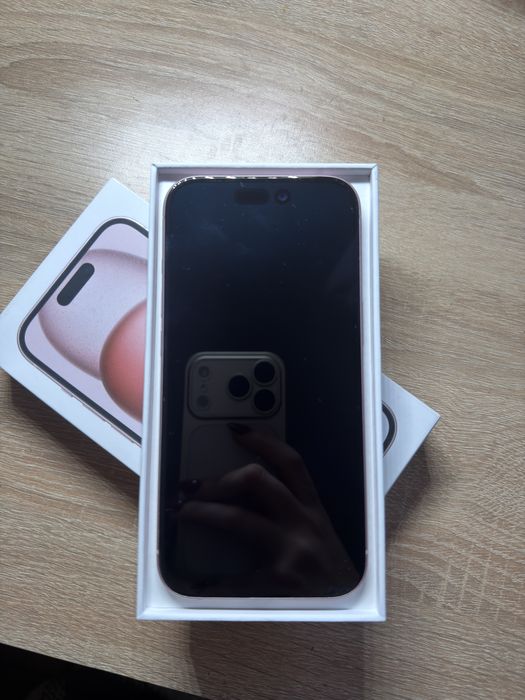 Iphone 15- розов