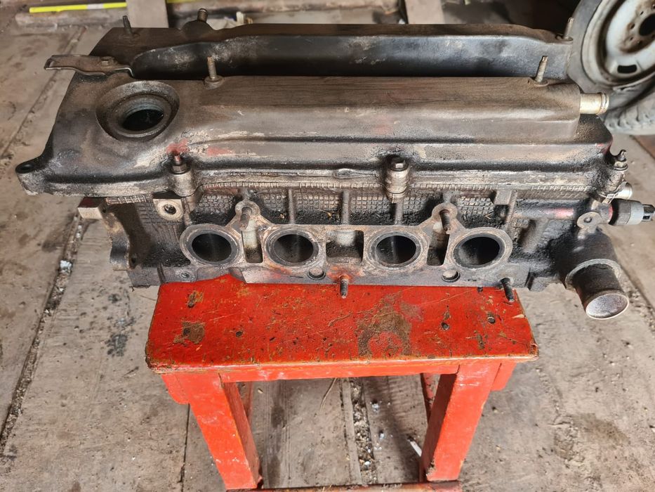 Головка на двигатель