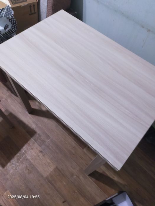 Продам стол со стульями (4 шт)