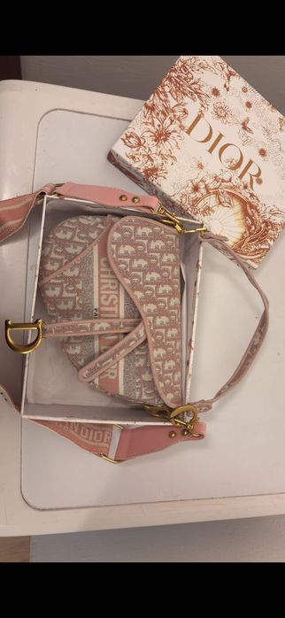 Geanta Dior saddle roz pudrat