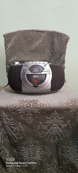 Продаю радио магнитофон с касетой