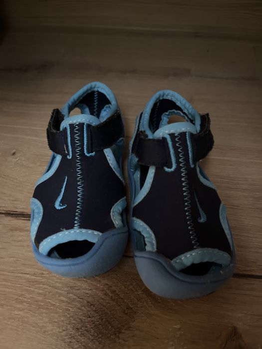 2 perechi sandale baieti Lasocki 21 si Nike 22
