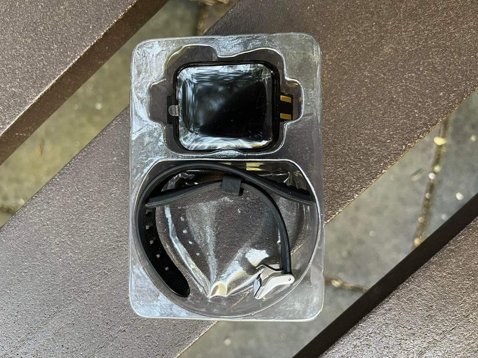 Водоустойчив смарт часовник с всички екстри