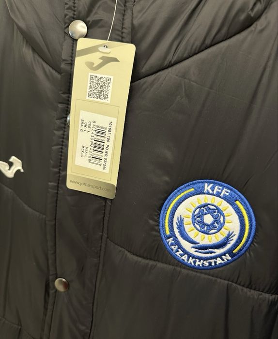 Продам спортивную куртку евро зима. joma