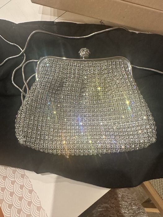 Прекрасна сребърна чанта