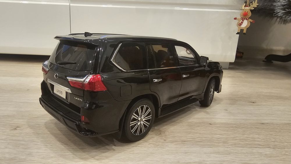 1:18 Колекционерски модели 1:18 Autoart Minichamps LCD