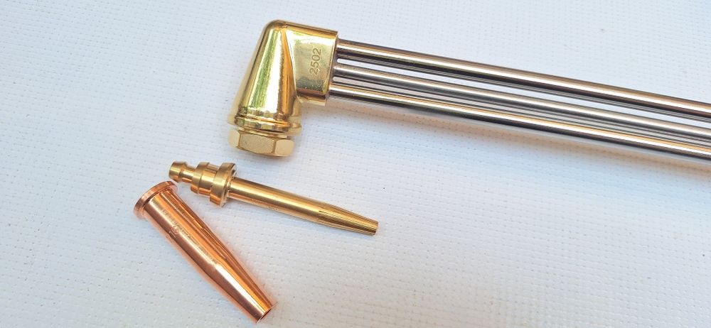 Резак, резаци с вградени клапани, маркучи, вентили, дюзи