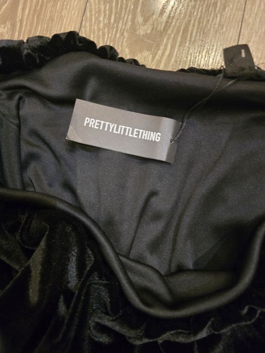 Fustă neagră, nouă,cu etichetă