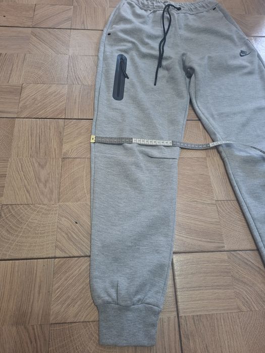 Trening Nike pentru damă,nou cu etichetă,de culoare gri