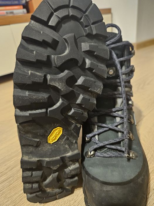 Bocanci Lowa, marime 38