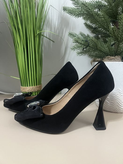 Pantofi stiletto din piele