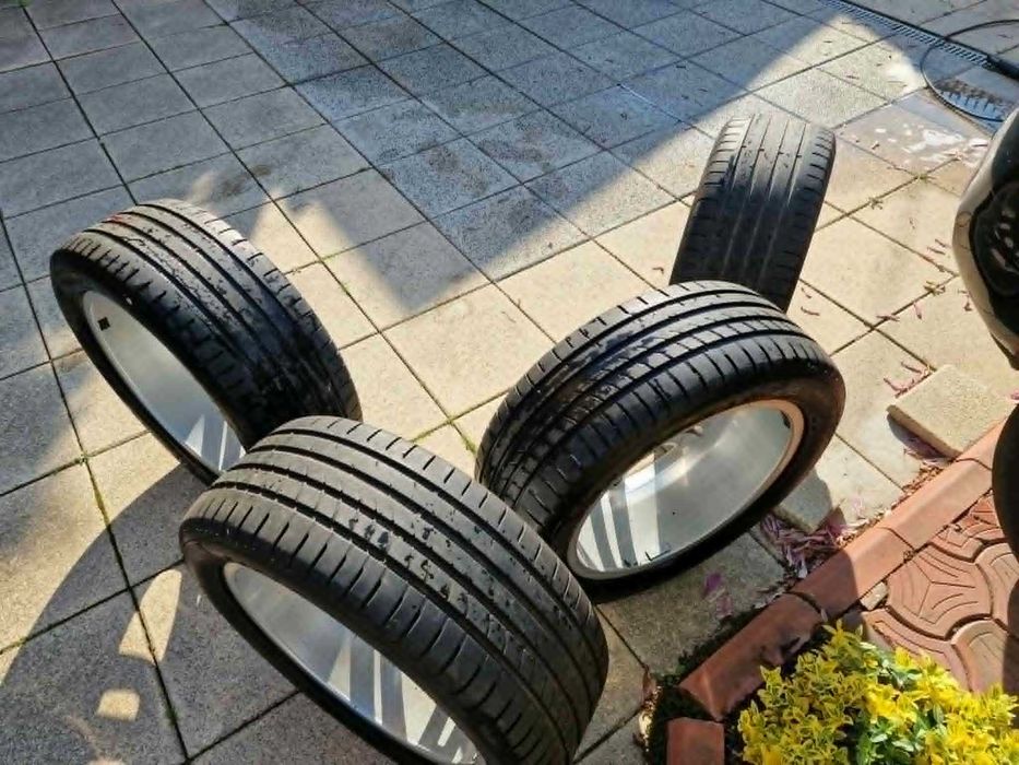Jante 18 inch q3 cu cauciucuri de vara