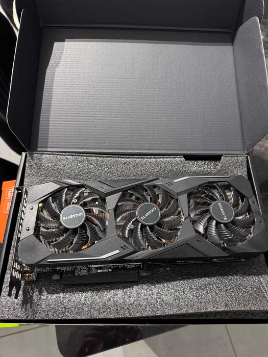 Vând placă video RTX 2080 Ti 11GB GDDR6 (352-bit)
