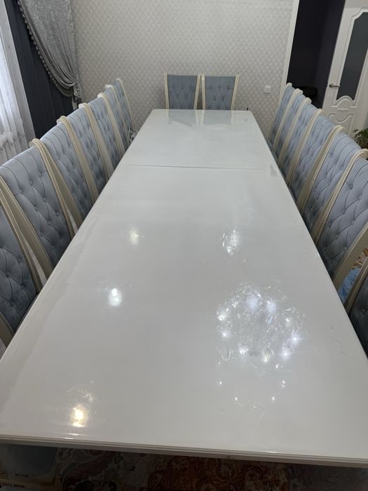 Стол,стуля для гостиной