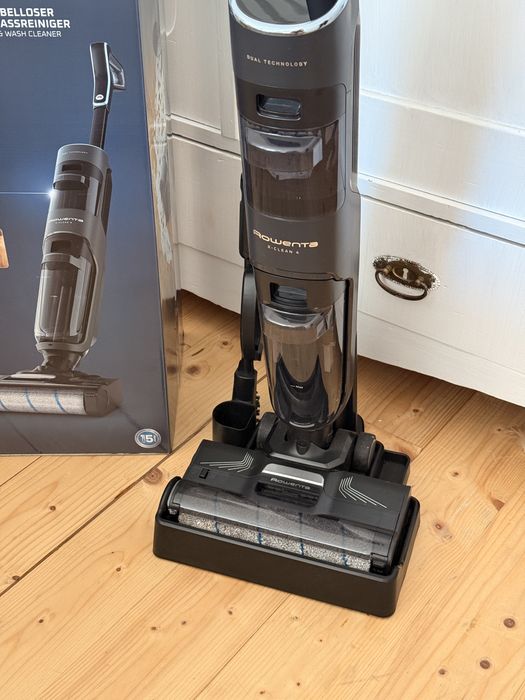 Aspirator vertical cu SPALARE ROWENTA X-Clean 4 GZ5035WO, 0.73l, 22V, autonomie max 50 min, functie autocuratare, negru