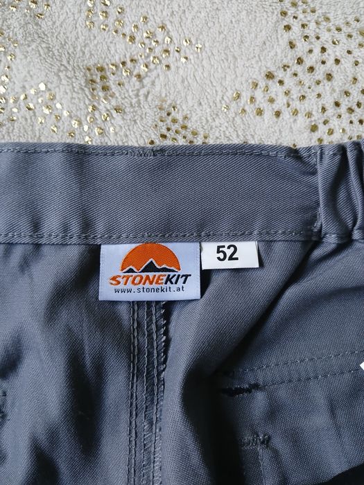 Pantaloni scurți de salopetă