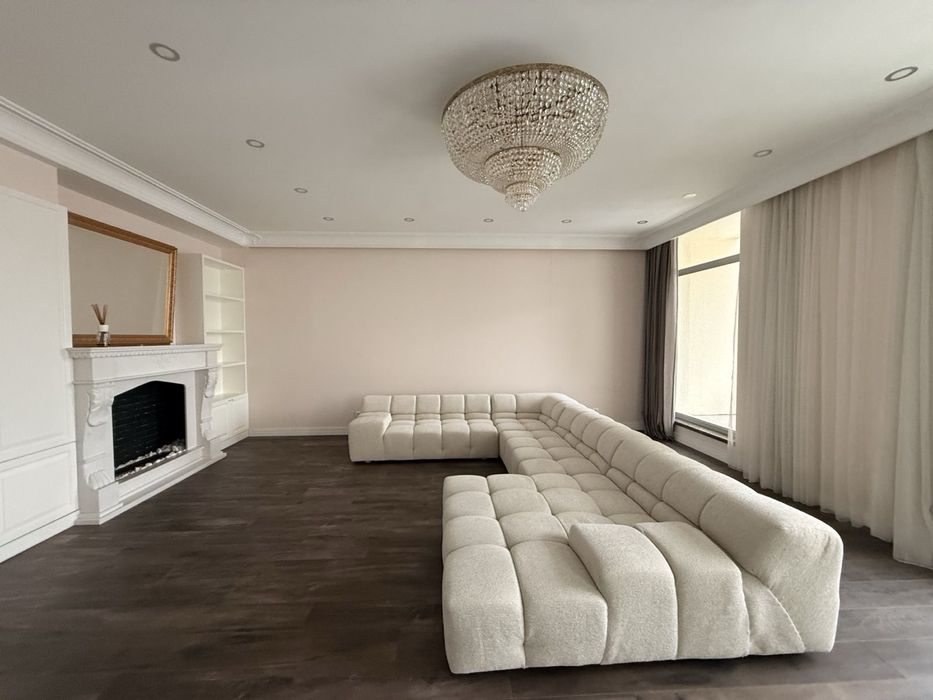 Диван в дамаска