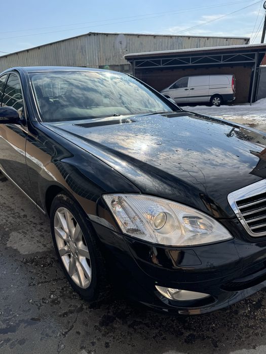 Aripa Mercedes w221 s-class dr/st stare impecabila! NEAGRA