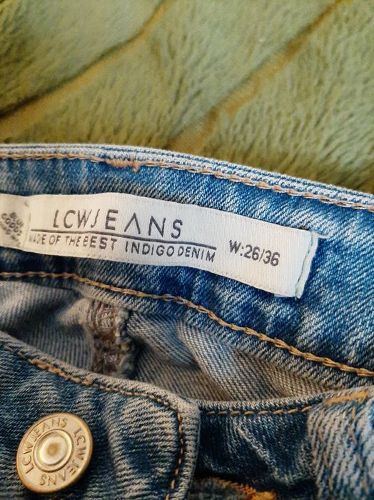 Джинсы новые без дефектов