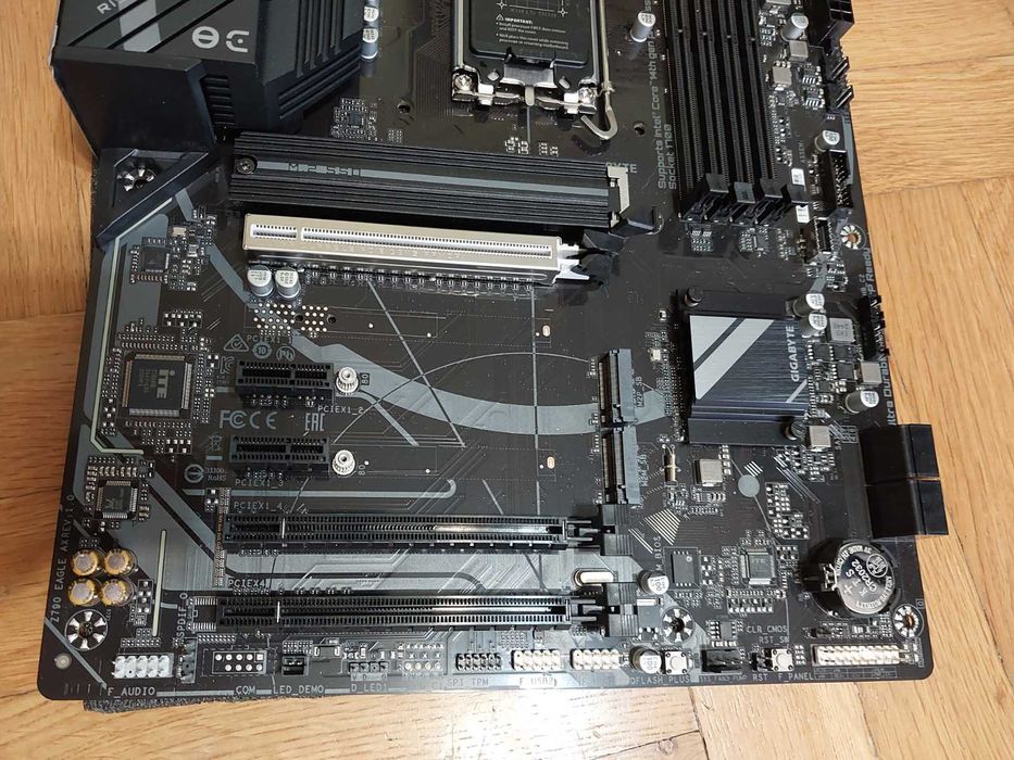 Gigabyte Z790 Eagle AX Wi-Fi DDR5