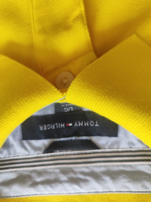 Лимонное поло от Tommy Hilfiger