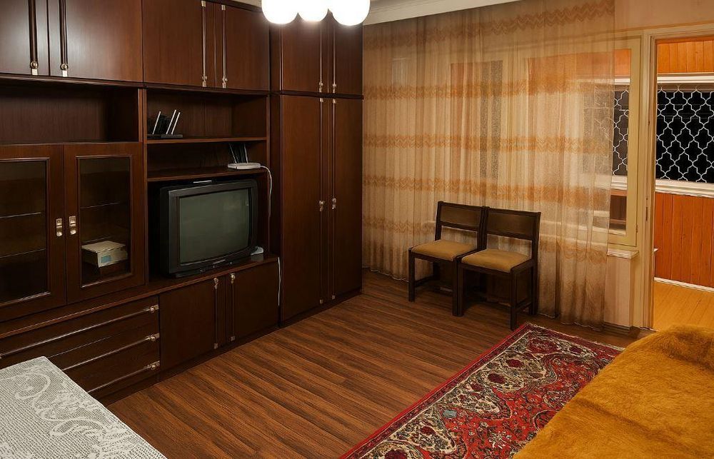 Дава се под наем Тристаен апартамент в Варна, Владислав Варненчик - 68 кв.м за 300 € - Снимка #2